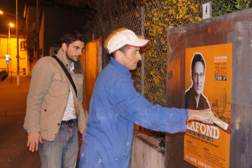 Collage d’affiches le 10 mars 2014 