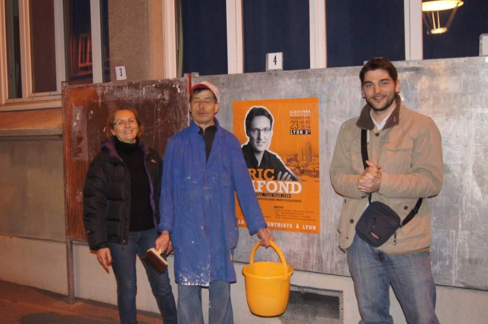 Collage d’affiches le 10 mars 2014 