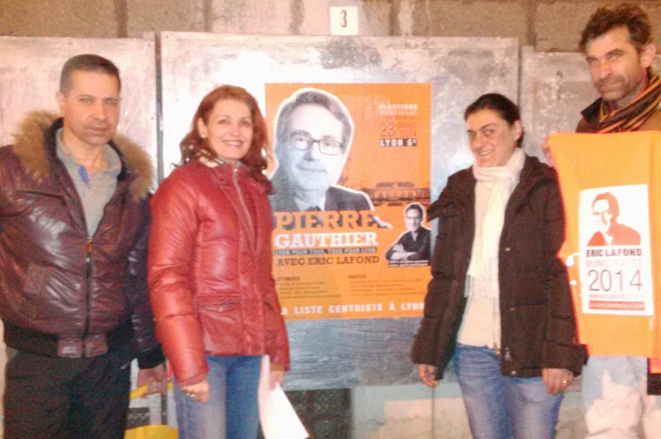 Collage d’affiches le 10 mars 2014 