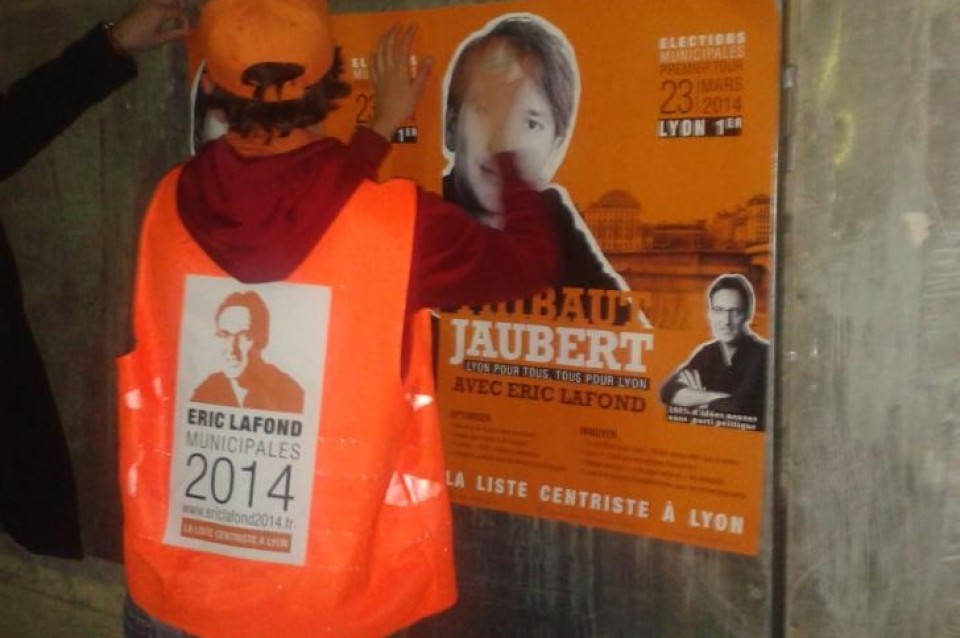 Collage d’affiches le 10 mars 2014 